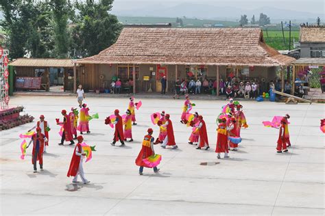  Dashiqiao Manchu Folk Culture Village: Antik Çağlardan Gelen Gelenekleri Keşfedin!