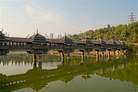  Fengyu Bridge: Eski Bir Şaheserin Gizemli Güzelliği ve Tarihi Anılar!