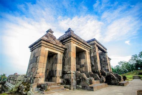  Ratu Boko Palace: Antik Harikalar ve Muhteşem Manzaralarla Bekler!